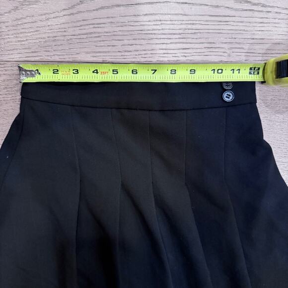 Danielle Bernstein for We Wore What Black Pleated Mini Skirt in 00 - Picture 7 of 11